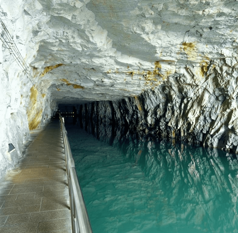 翟山坑道